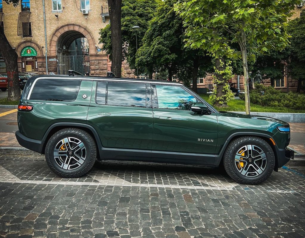 В Україні помітили новий електричний позашляховик Rivian (фото)