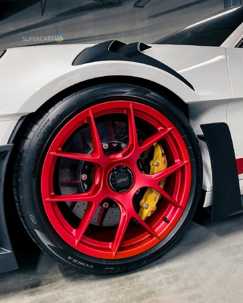 В Україні купили найекстремальніший Porsche 911 GT3 RS