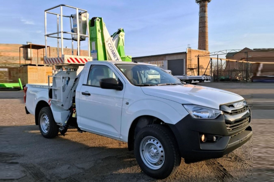 Український завод випустив автовишки на базі Isuzu D-Max