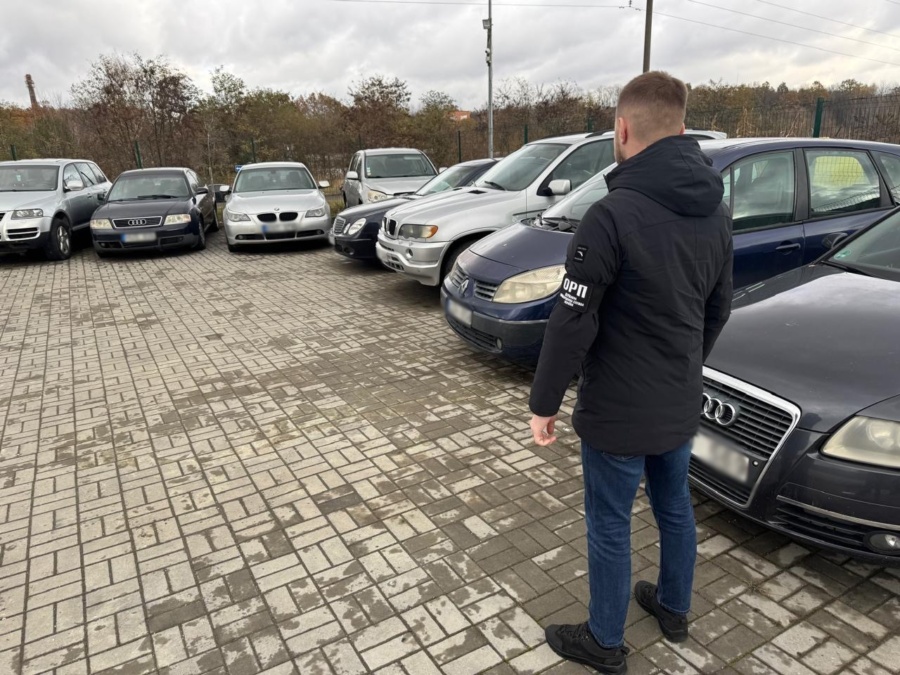 В Україні викрили схему ввезення авто під виглядом гуманітарки