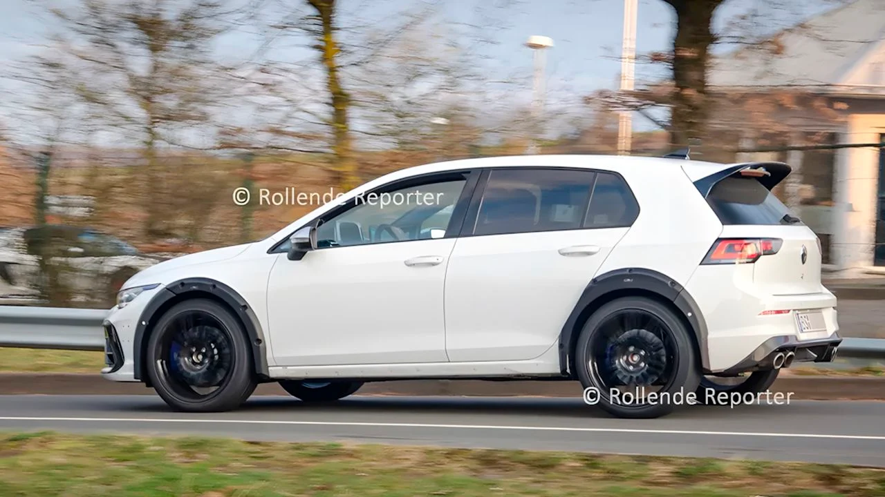 Новий Volkswagen T-Roc R готується до дебюту на 2027 рік