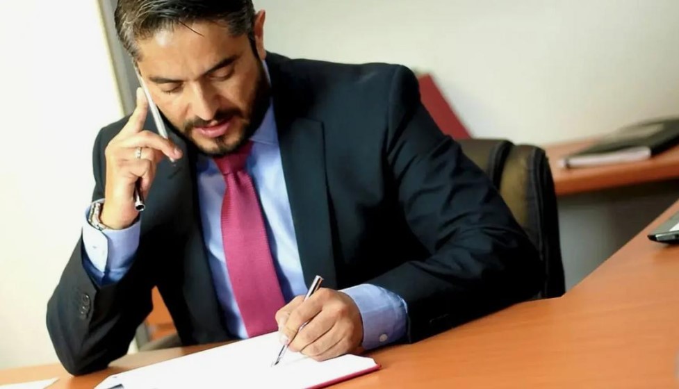 До чого сниться адвокат