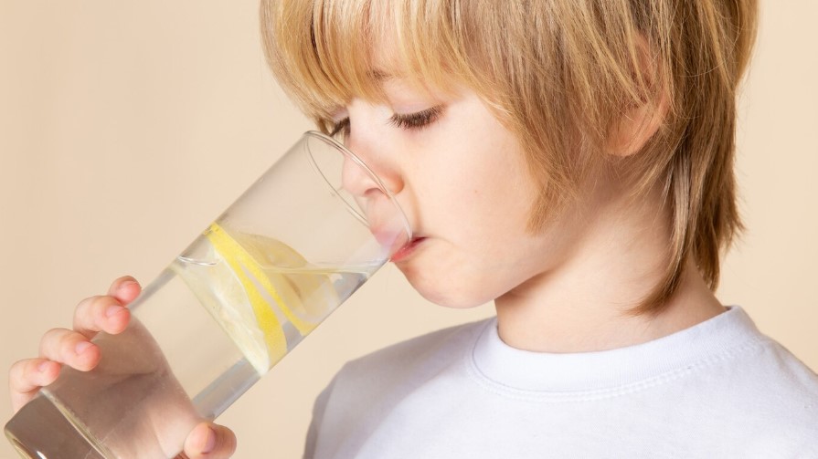 чому важливо очищати воду для малюків