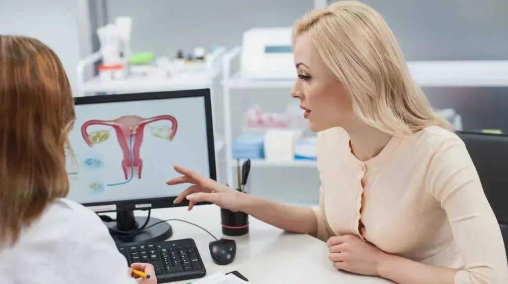 важливо перевірятись у гінеколога після пологів чи аборту