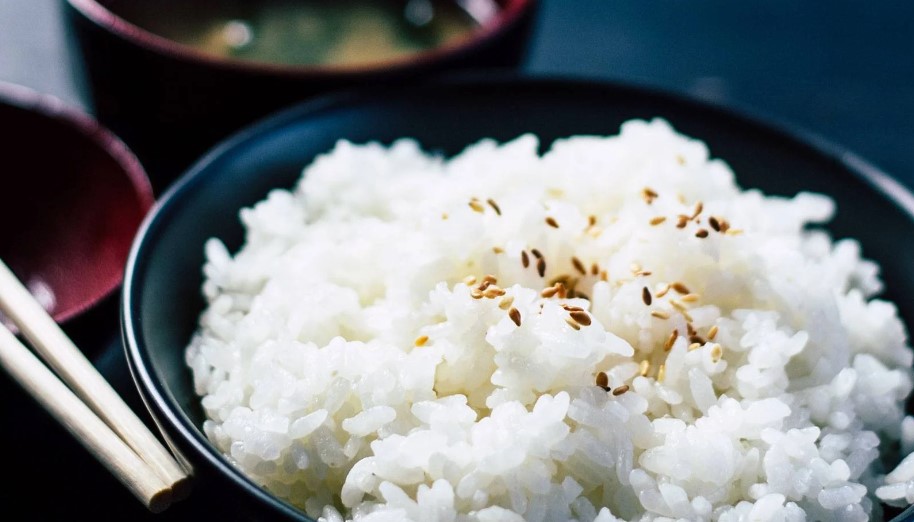 Як правильно варити рис для суші