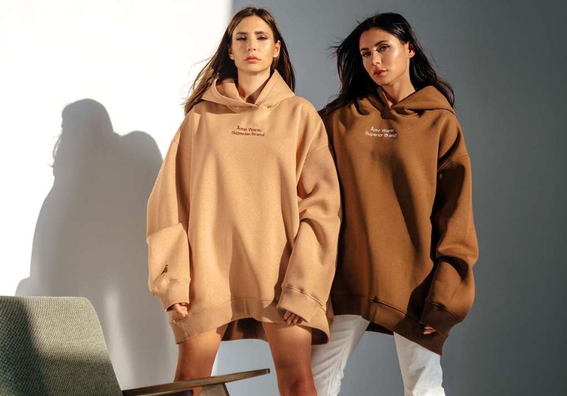 Як стильно поєднувати худі оверсайз