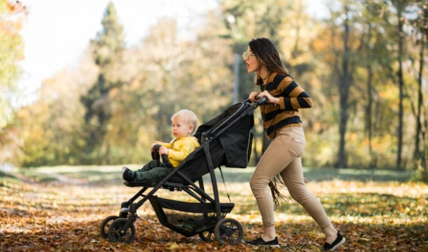 Як вибрати ідеальну дитячу коляску: поради для батьків